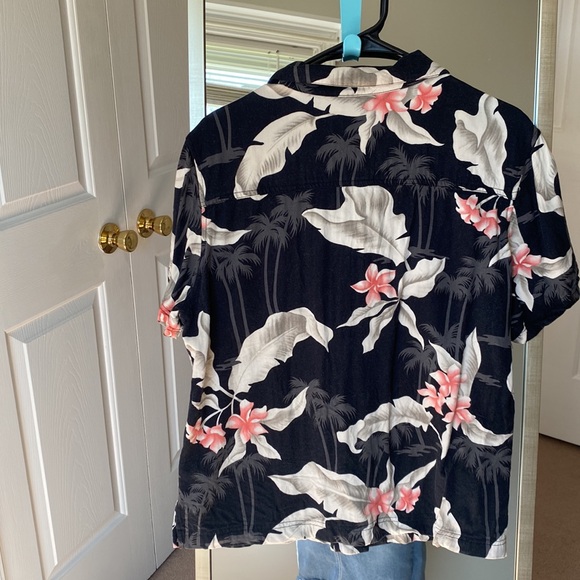 Caribbean Joe Hawaiian button up shirt with wooden buttons - Picture 4 of 4